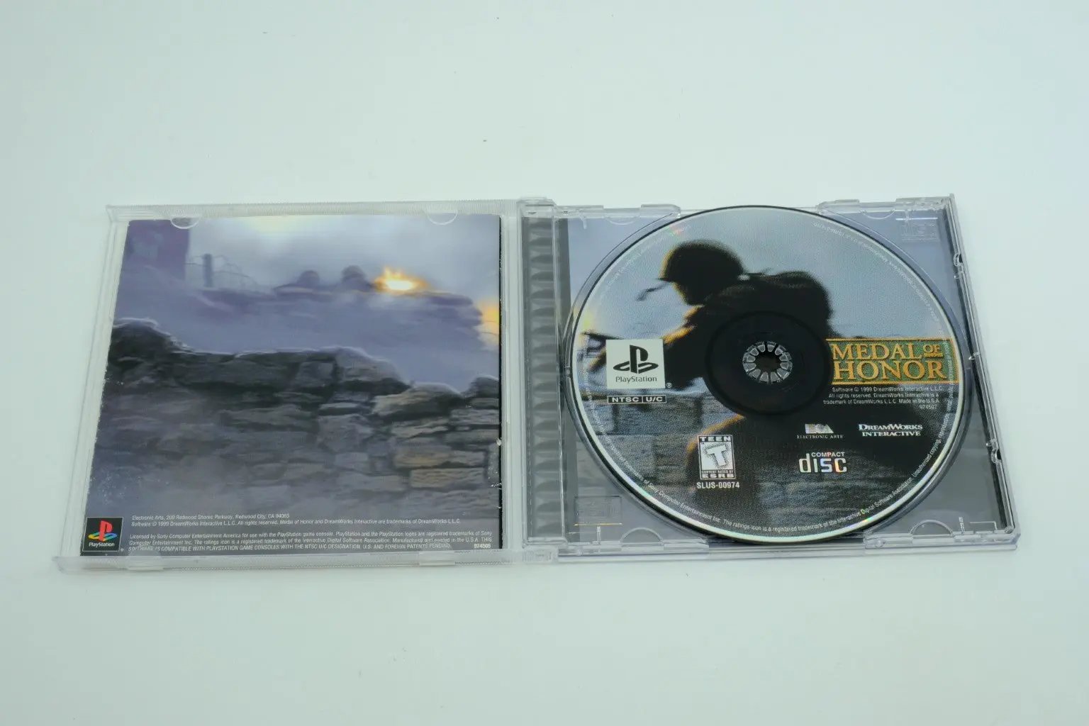 Medal of Honor – Complete in Box RetroGate - Your Gateway to Classic Gaming