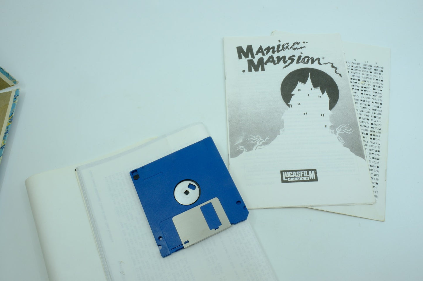 Maniac Mansion (IBM PC) – Complete in Box (CIB)