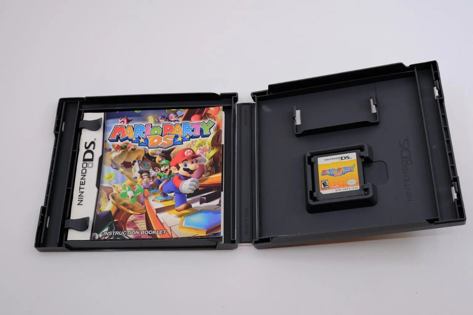 Mario Party DS – Complete in Box RetroGate - Your Gateway to Classic Gaming