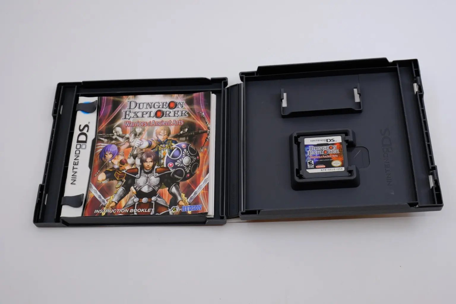 Dungeon Explorer: Warriors of Ancient Arts – Complete in Case RetroGate - Your Gateway to Classic Gaming