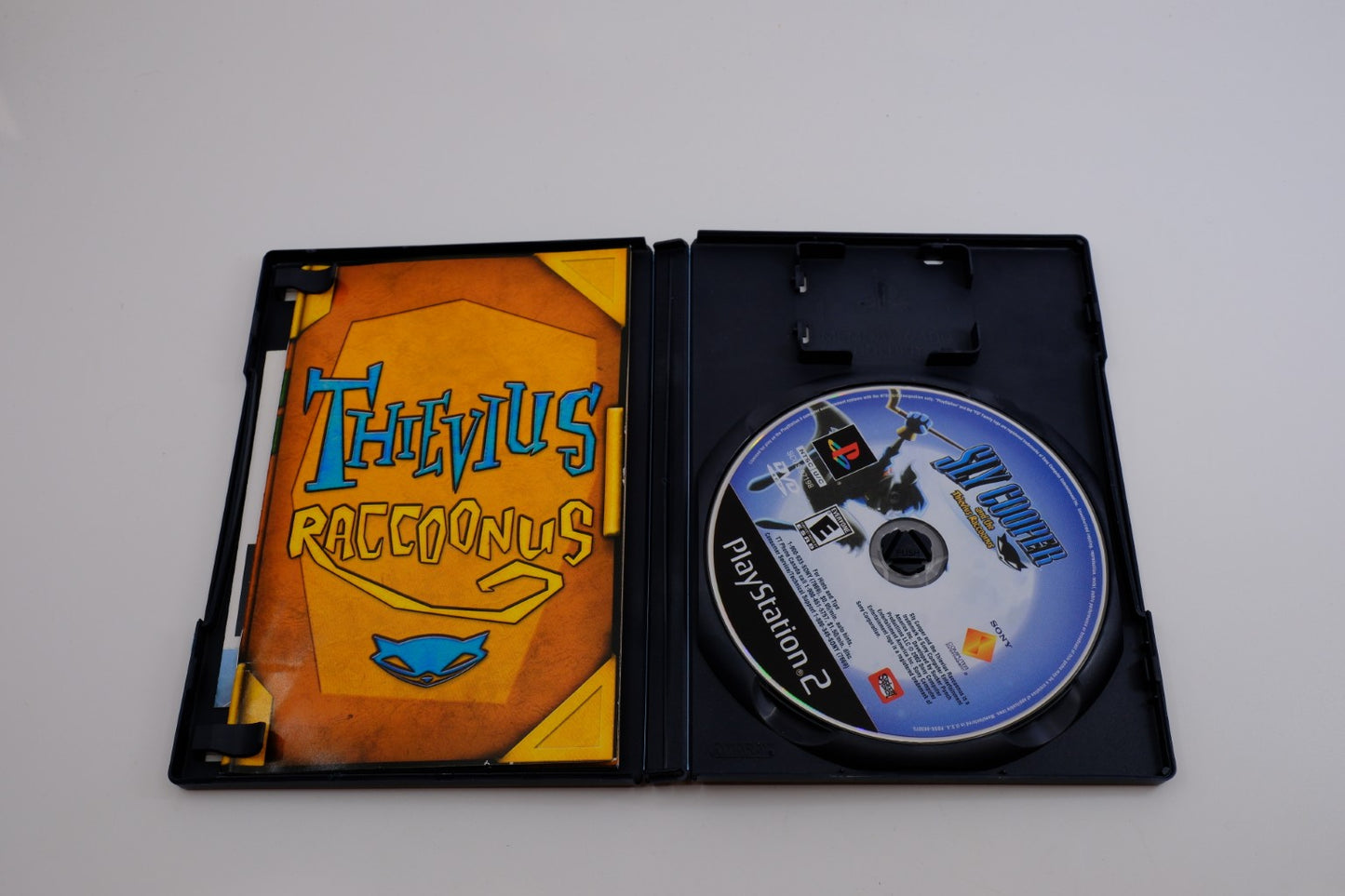 Sly Cooper and the Thievius Raccoonus – Complete in Box