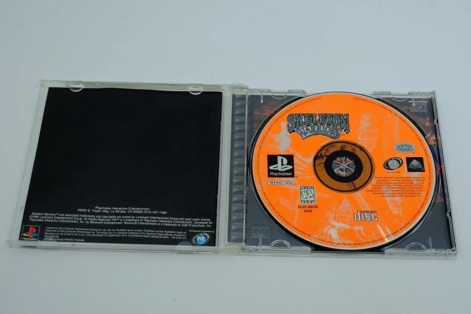 Skeleton Warriors – Complete in Box RetroGate - Your Gateway to Classic Gaming