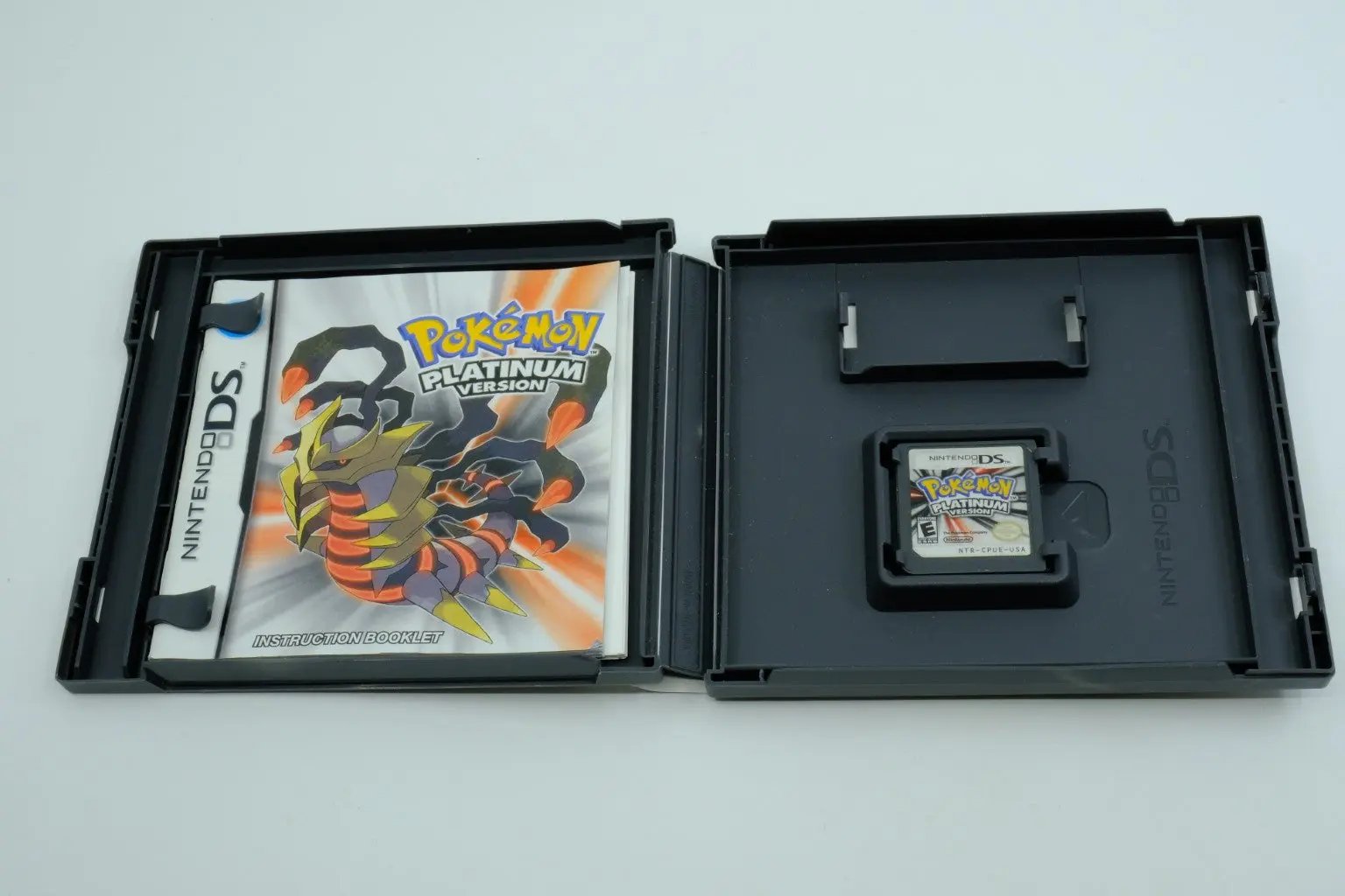 Pokemon Platinum Version – Complete in Box RetroGate - Your Gateway to Classic Gaming