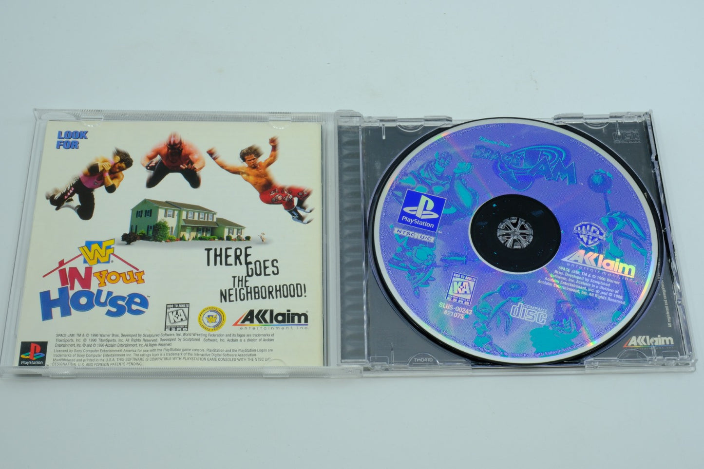 Space Jam - Complete in Box ( CHECK PHOTO )