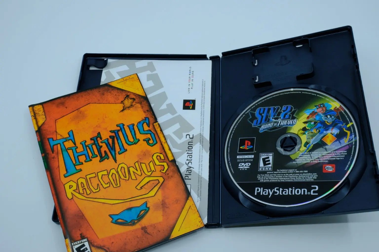 Sly 2: Band of Thieves – Complete in Box RetroGate - Your Gateway to Classic Gaming