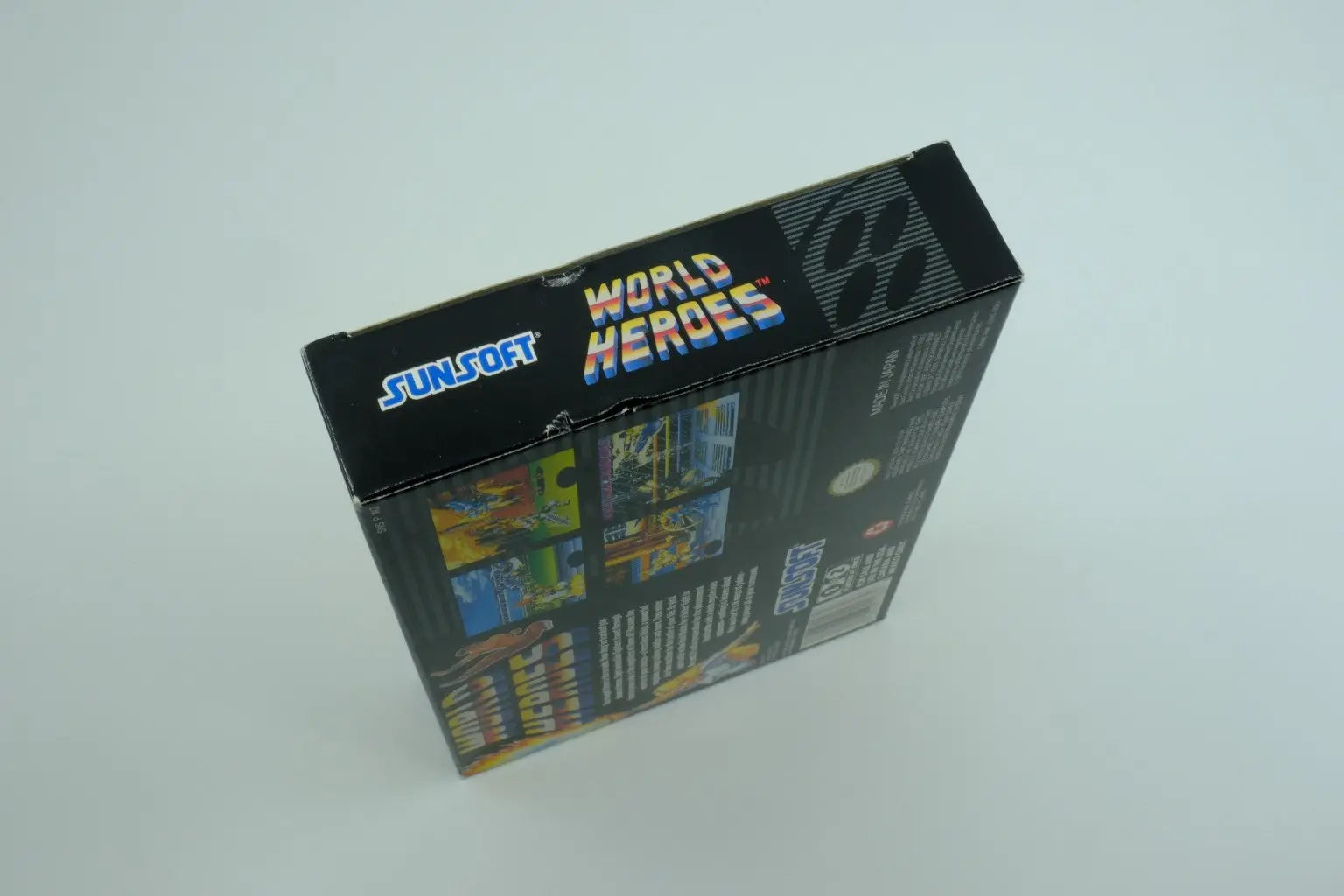 World Heroes – Complete in Box RetroGate - Your Gateway to Classic Gaming