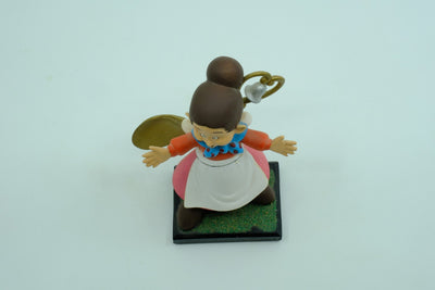 Mrs. Pepper Pot (السيدة ملعقة) Figure