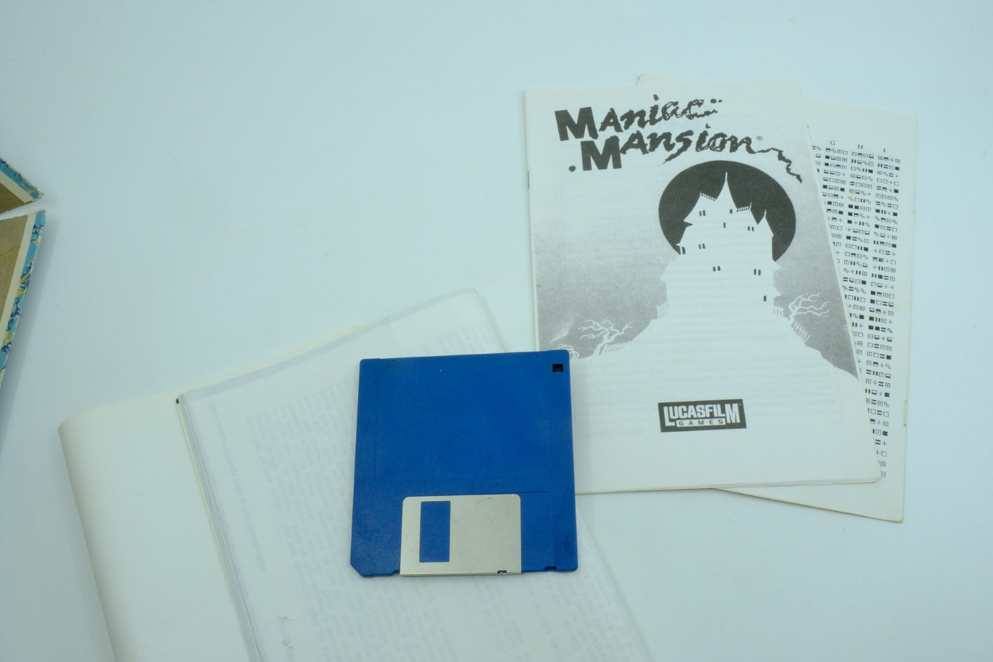 Maniac Mansion (IBM PC) – Complete in Box (CIB)
