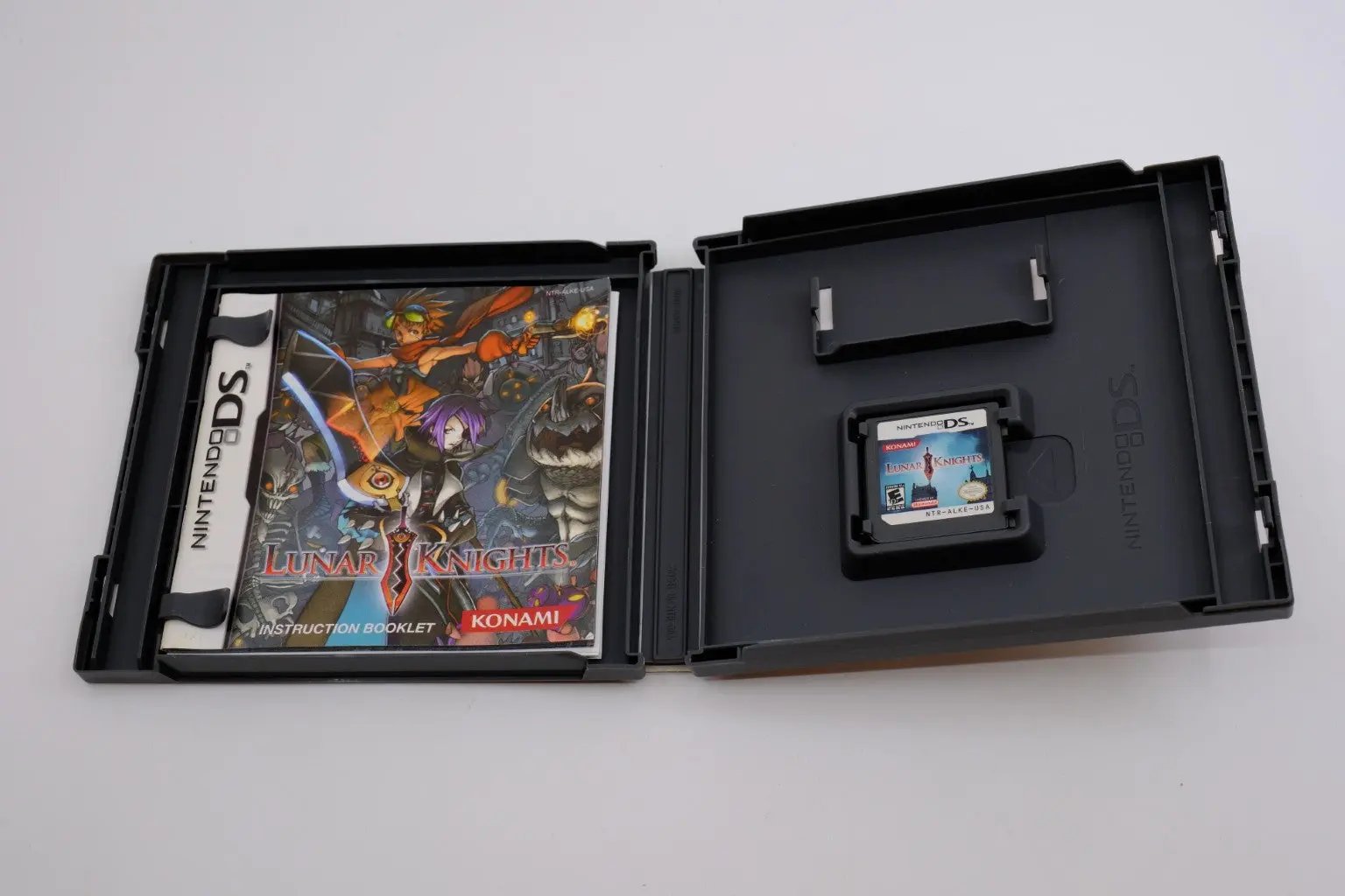 Lunar Knights – Complete in Case RetroGate - Your Gateway to Classic Gaming