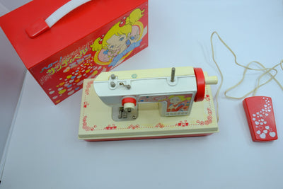 Hello! Sandybell ハロー！サンディベル Vintage Toy Sewing Machine – Boxed with Foot Pedal