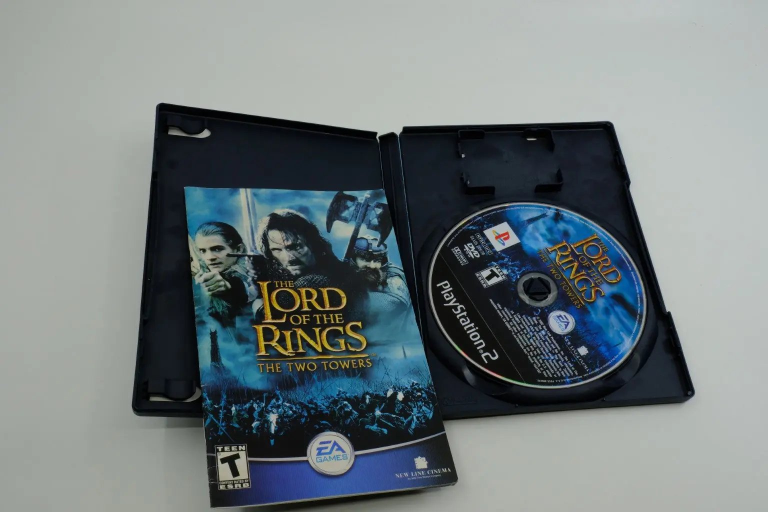 The Lord of the Rings: The Two Towers – Complete in Box RetroGate - Your Gateway to Classic Gaming
