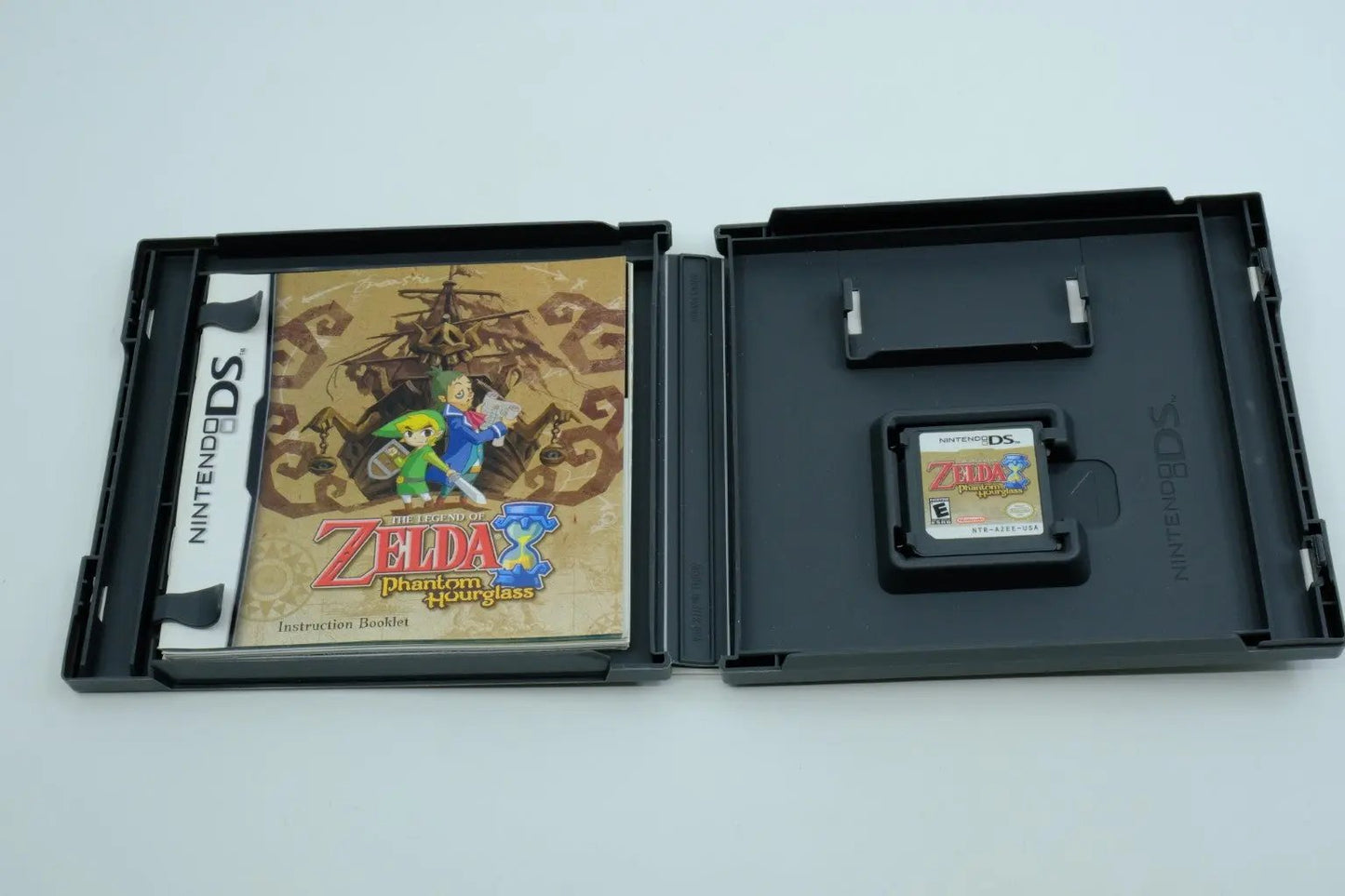 The Legend of Zelda: Phantom Hourglass – Complete in Box RetroGate - Your Gateway to Classic Gaming