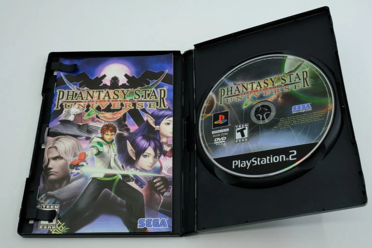 Phantasy Star Universe – Complete in Box RetroGate - Your Gateway to Classic Gaming
